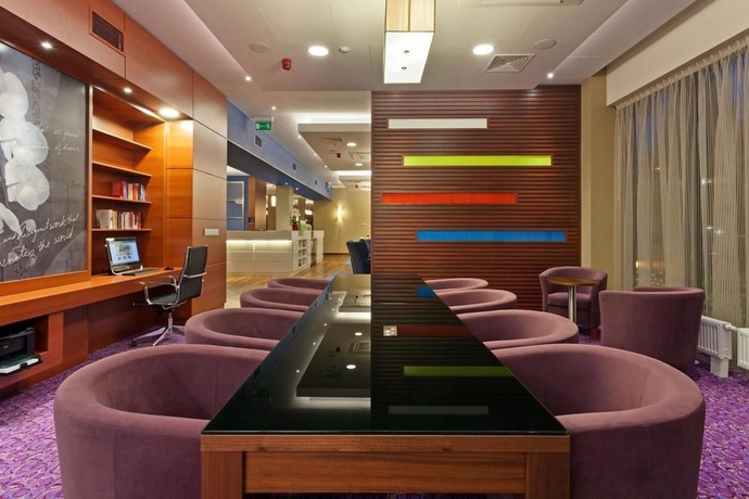 Imagen general del Hotel Hampton By Hilton Warsaw Airport. Foto 5