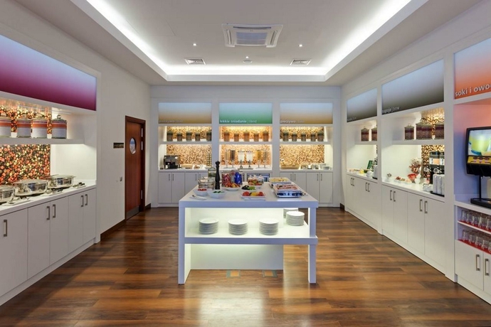 Imagen general del Hotel Hampton By Hilton Warsaw Airport. Foto 11