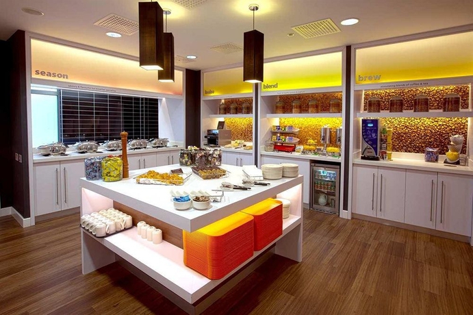 Imagen del bar/restaurante del Hotel Hampton By Hilton York. Foto 6