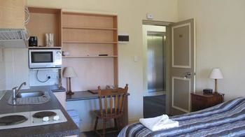 Imagen de los interiores del Hotel Hampton Court Apartments. Foto 13