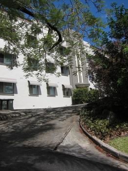 Imagen de los interiores del Hotel Hampton Court Apartments. Foto 16