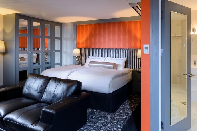 Imagen de la habitación del Hotel Hampton. Foto 18