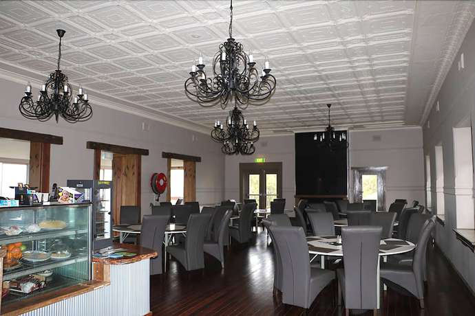 Imagen del bar/restaurante del Hotel Hampton Halfway Motel. Foto 4