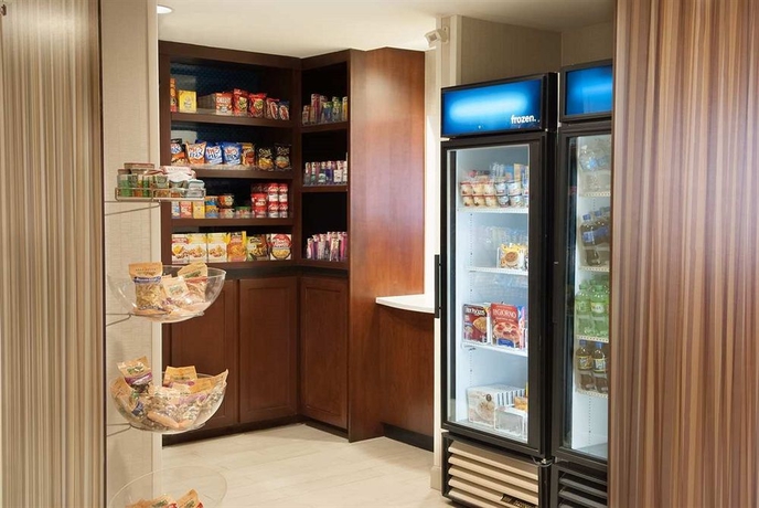 Imagen del bar/restaurante del Hotel Hampton Inn Airport. Foto 3