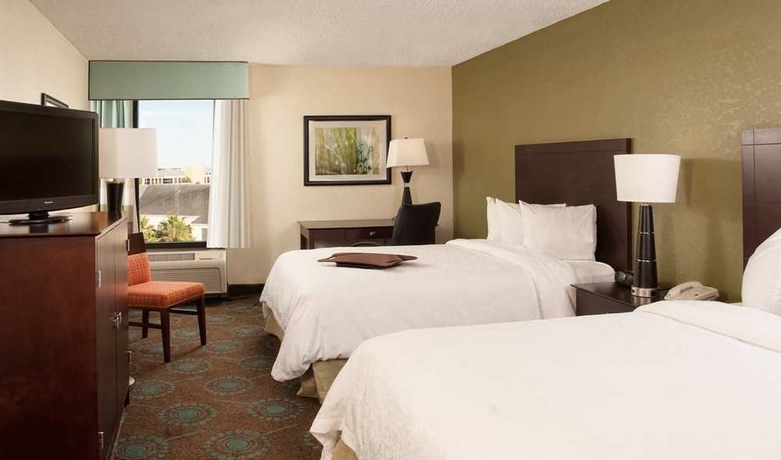 Imagen de la habitación del Hotel Hampton Inn Airport. Foto 5