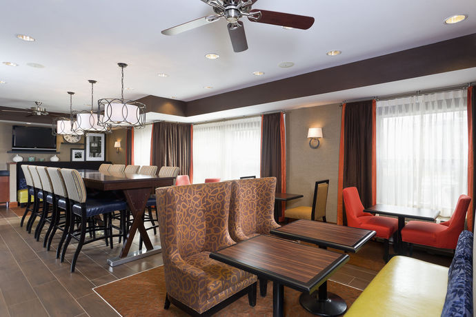 Imagen de la habitación del Hotel Hampton Inn Akron-fairlawn. Foto 6