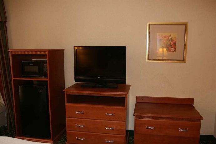 Imagen de la habitación del Hotel Hampton Inn Akron-fairlawn. Foto 7