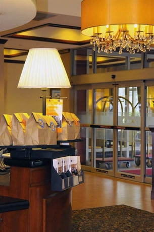 Imagen del bar/restaurante del Hotel Hampton Inn Alexandria-old Town/king St. Metro. Foto 2