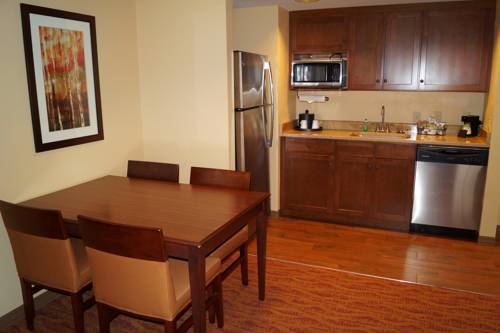 Imagen de la habitación del Hotel Hampton Inn Altoona. Foto 6