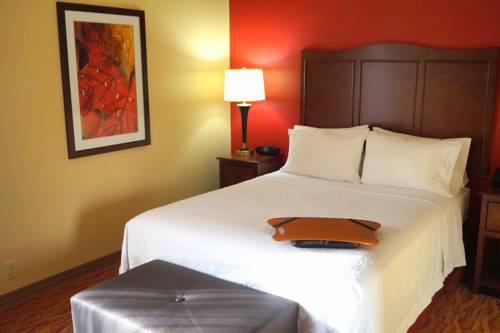 Imagen de la habitación del Hotel Hampton Inn Altoona. Foto 14