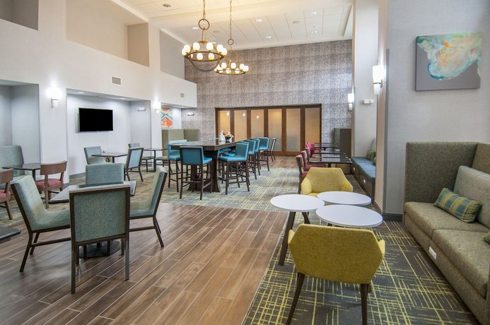 Imagen de los interiores del Hotel Hampton Inn And Suites Baton Rouge/port Allen. Foto 16