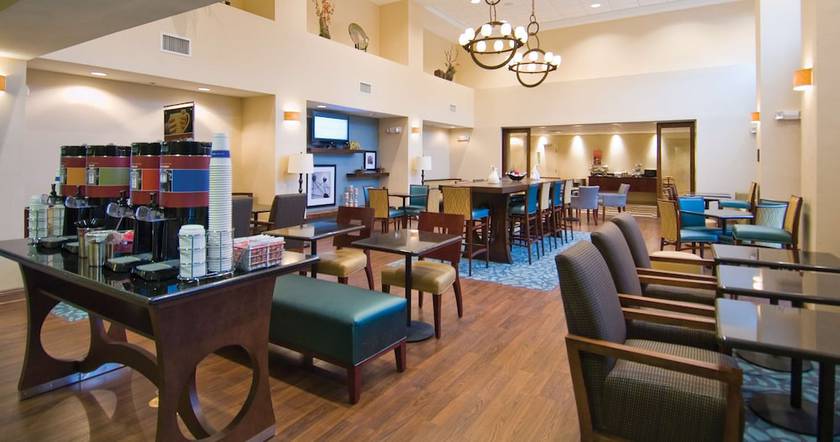 Imagen de los interiores del Hotel Hampton Inn And Suites Baton Rouge/port Allen. Foto 20
