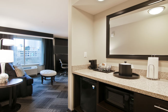 Imagen del bar/restaurante del Hotel Hampton Inn And Suites Bellevue Downtown - Seattle. Foto 2