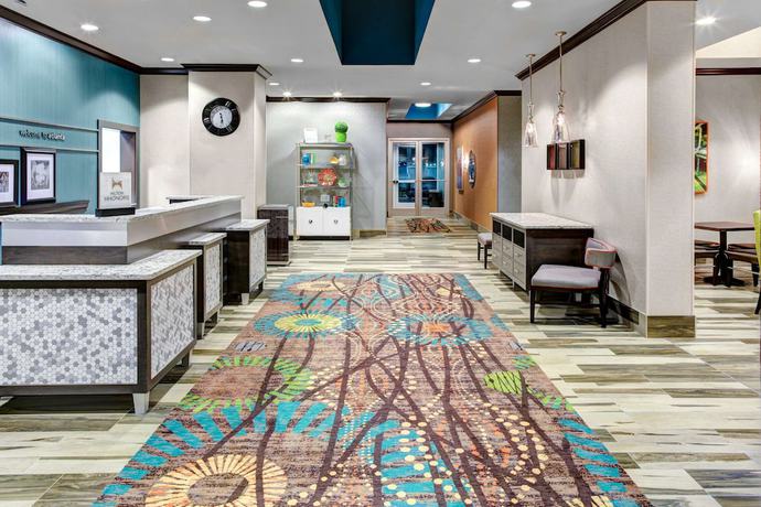 Imagen de los interiores del Hotel Hampton Inn And Suites By Hilton Atlanta Perimeter Dunwoody. Foto 18