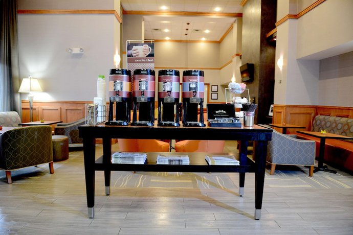 Imagen del bar/restaurante del Hotel Hampton Inn And Suites By Hilton Windsor. Foto 2