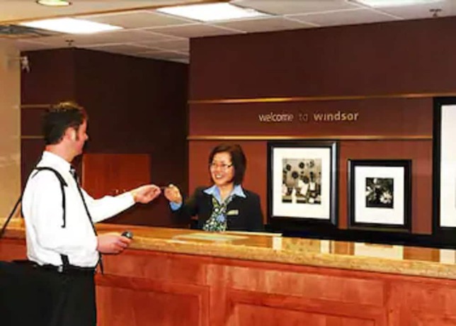 Imagen de los interiores del Hotel Hampton Inn And Suites By Hilton Windsor. Foto 14