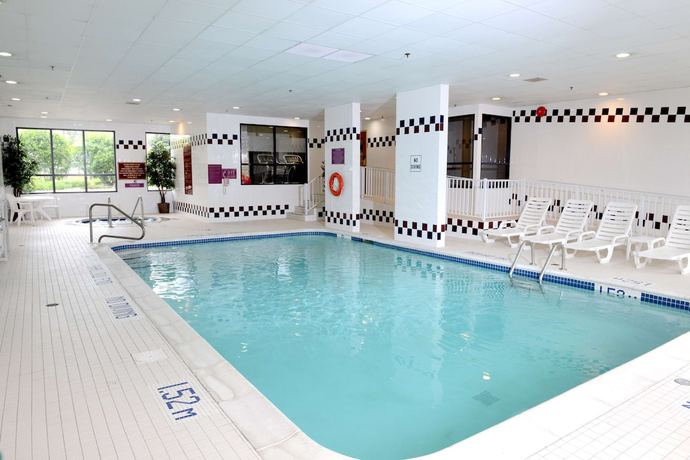 Imagen de la piscina del Hotel Hampton Inn And Suites By Hilton Windsor. Foto 20