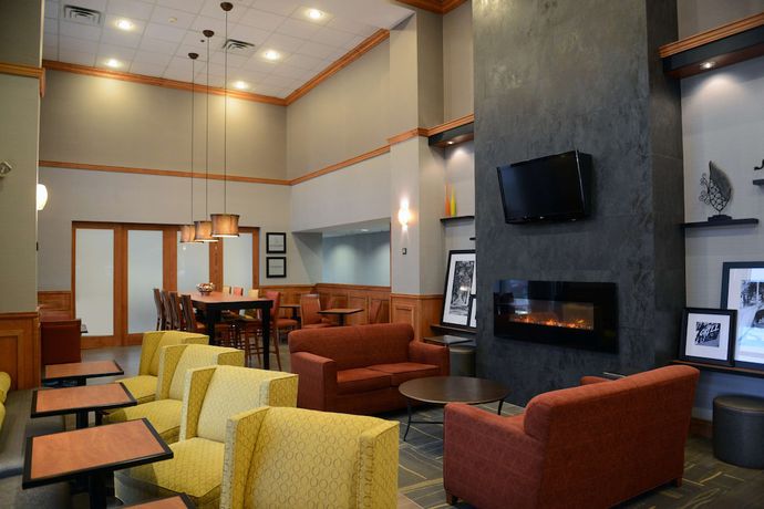 Imagen de los interiores del Hotel Hampton Inn And Suites By Hilton Windsor. Foto 18
