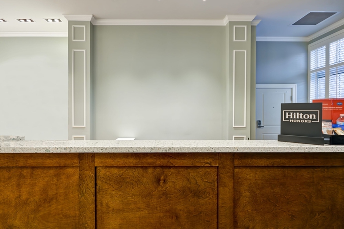 Imagen de los interiores del Hotel Hampton Inn And Suites Charleston Airport. Foto 18