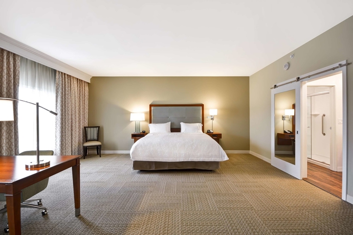 Imagen de la habitación del Hotel Hampton Inn And Suites Charleston Airport. Foto 11