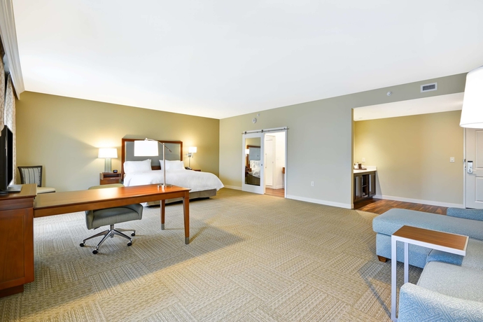 Imagen de la habitación del Hotel Hampton Inn And Suites Charleston Airport. Foto 12