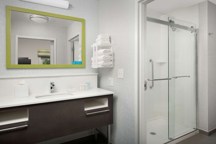 Imagen de la habitación del Hotel Hampton Inn And Suites Charlotte Airport Lake Pointe. Foto 7