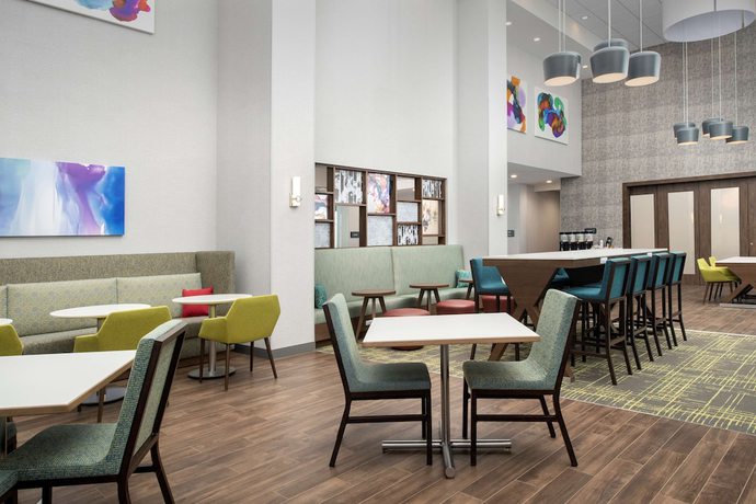Imagen de los interiores del Hotel Hampton Inn And Suites Charlotte Airport Lake Pointe. Foto 20