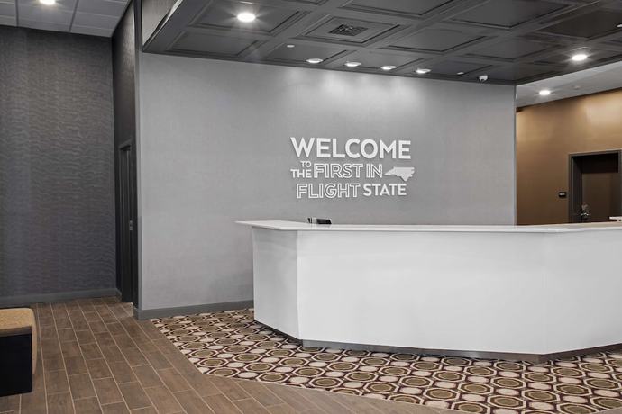 Imagen de los interiores del Hotel Hampton Inn And Suites Charlotte Steele Creek. Foto 19