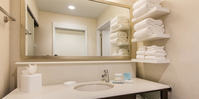 Imagen de la habitación del Hotel Hampton Inn And Suites Charlotte/ballantyne. Foto 8