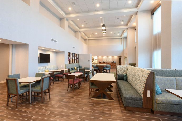 Imagen de los interiores del Hotel Hampton Inn And Suites Cincinnati Liberty Township. Foto 19