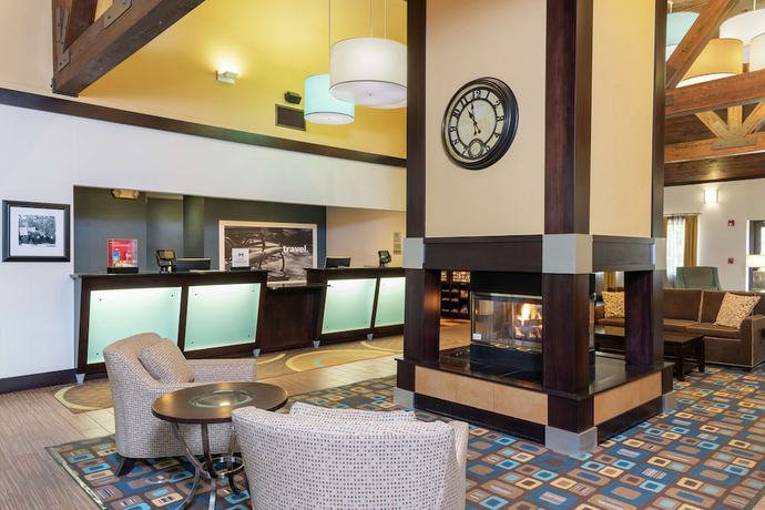 Imagen de los interiores del Hotel Hampton Inn And Suites Cleveland-airport/middleburg Heights. Foto 18