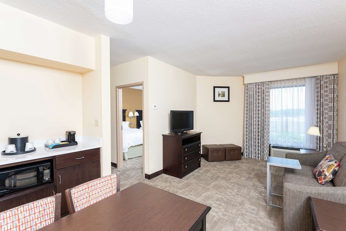 Imagen de la habitación del Hotel Hampton Inn And Suites Cleveland-airport/middleburg Heights. Foto 9