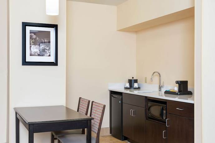 Imagen de la habitación del Hotel Hampton Inn And Suites Cleveland-airport/middleburg Heights. Foto 11