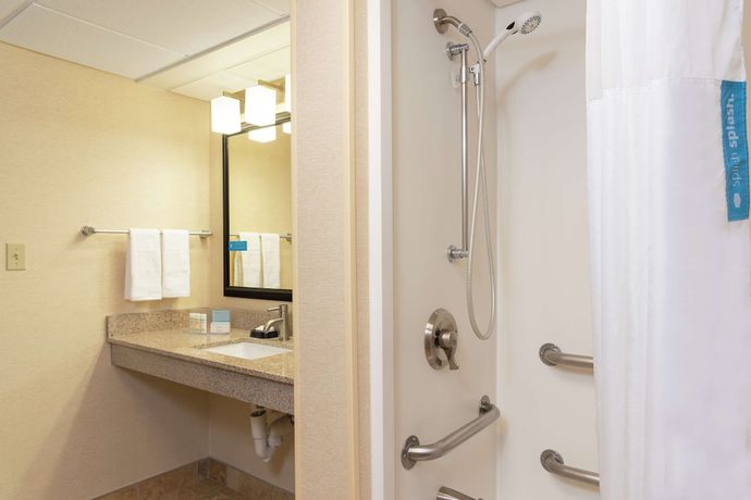 Imagen de la habitación del Hotel Hampton Inn And Suites Cleveland-airport/middleburg Heights. Foto 12