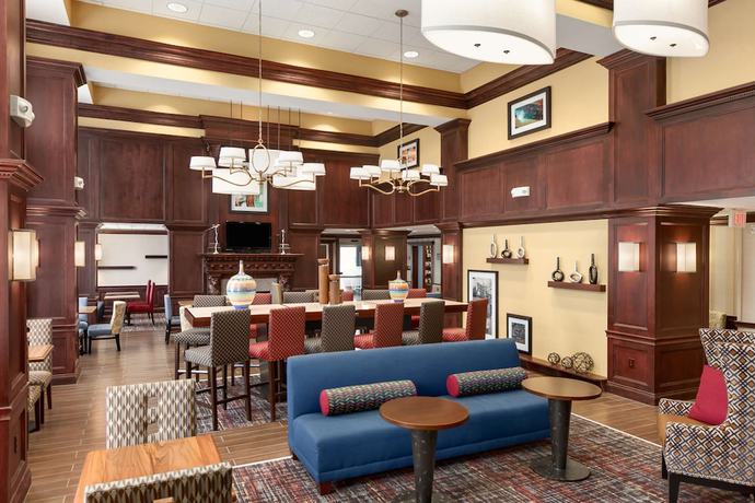 Imagen de los interiores del Hotel Hampton Inn And Suites Cleveland-beachwood. Foto 16