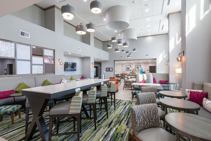 Imagen de los interiores del Hotel Hampton Inn And Suites Dallas East. Foto 15