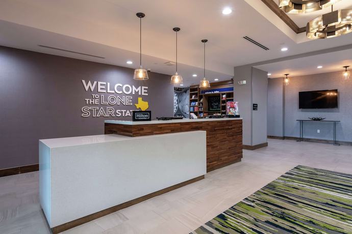 Imagen de los interiores del Hotel Hampton Inn And Suites Dallas East. Foto 16