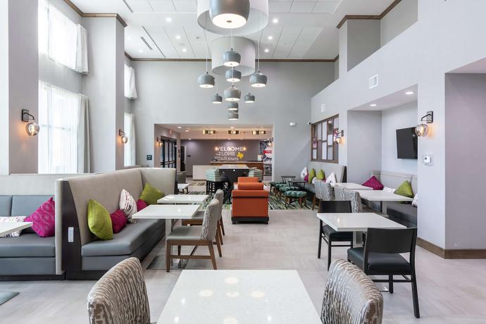Imagen de los interiores del Hotel Hampton Inn And Suites Dallas East. Foto 18