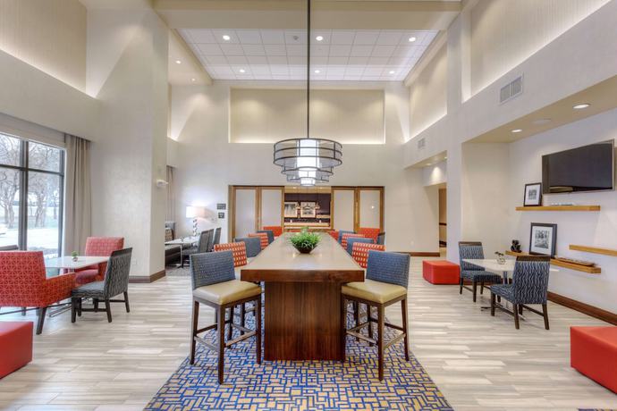 Imagen de los interiores del Hotel Hampton Inn And Suites Dallas/plano-east. Foto 19