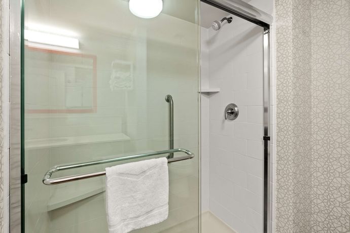 Imagen de la habitación del Hotel Hampton Inn And Suites Fairbanks. Foto 2