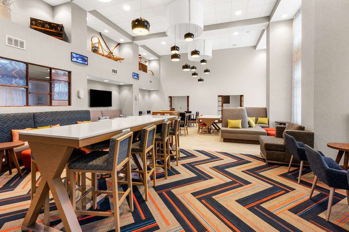 Imagen de los interiores del Hotel Hampton Inn And Suites Fairbanks. Foto 18