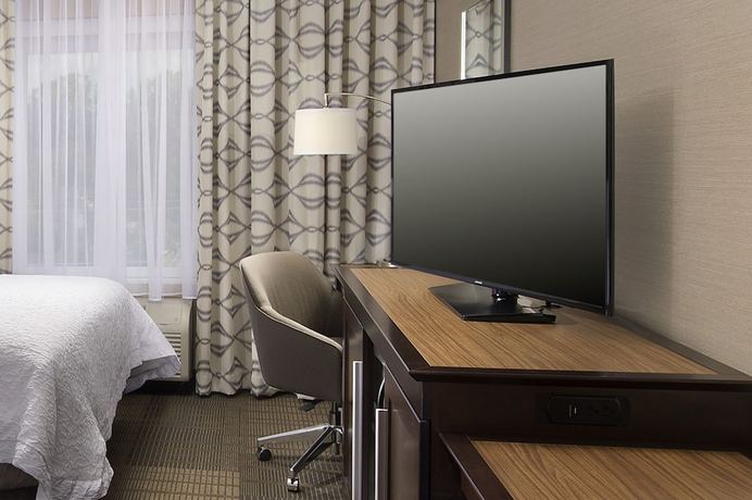 Imagen de la habitación del Hotel Hampton Inn And Suites Falls Church. Foto 8