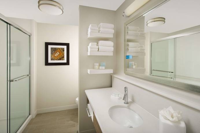 Imagen de la habitación del Hotel Hampton Inn And Suites Falls Church. Foto 11