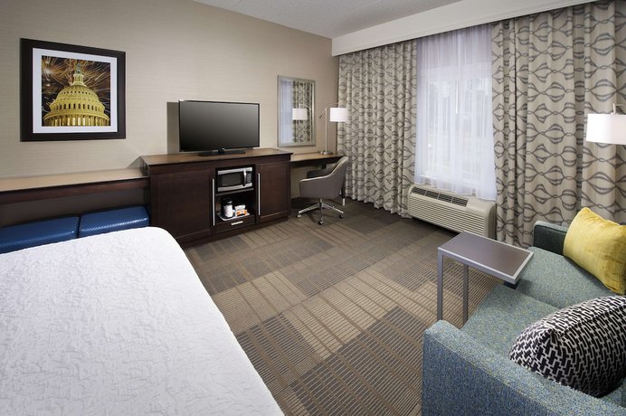 Imagen de la habitación del Hotel Hampton Inn And Suites Falls Church. Foto 15