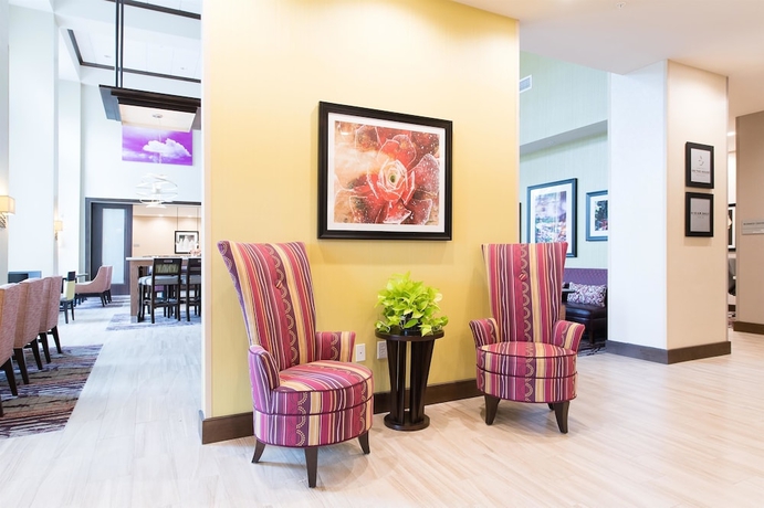Imagen de los interiores del Hotel Hampton Inn And Suites Fayetteville. Foto 17