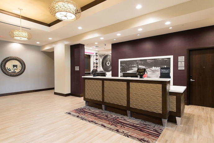 Imagen de los interiores del Hotel Hampton Inn And Suites Fayetteville. Foto 18