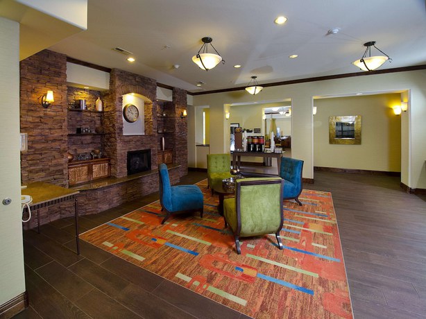 Imagen de los interiores del Hotel Hampton Inn And Suites Gallup. Foto 19