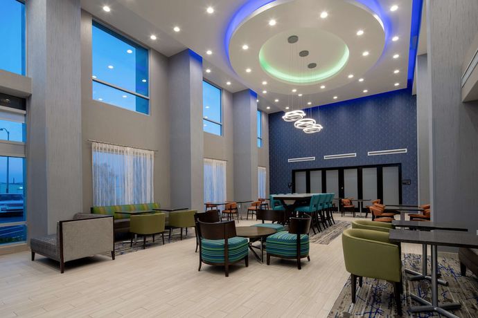 Imagen de los interiores del Hotel Hampton Inn And Suites Gilroy. Foto 18