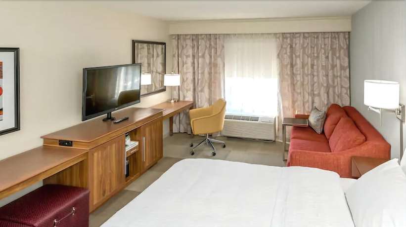 Imagen de la habitación del Hotel Hampton Inn And Suites Gilroy. Foto 8