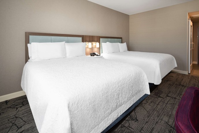 Imagen de la habitación del Hotel Hampton Inn And Suites Gilroy. Foto 10